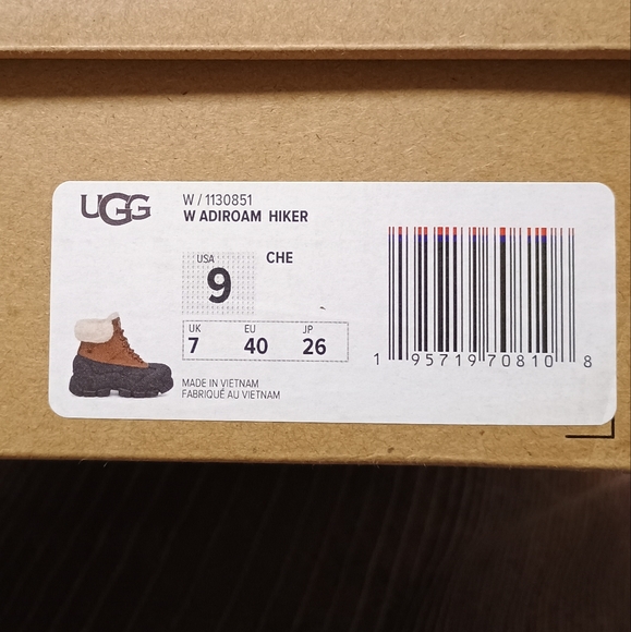 UGG Adiroam Hiker boot brown black women's size 9 - Picture 7 of 12